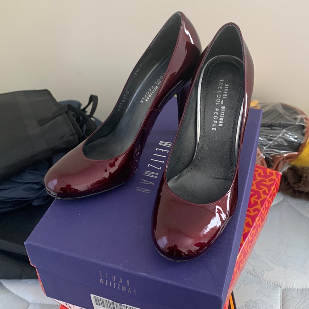 Stuart Weitzman, burgundy pump size 7.5